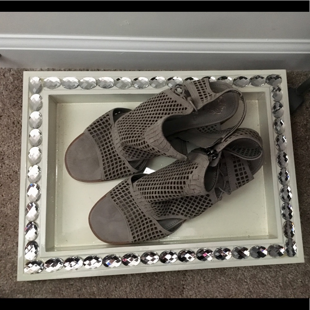 Vince Camuto gray open toe sandals